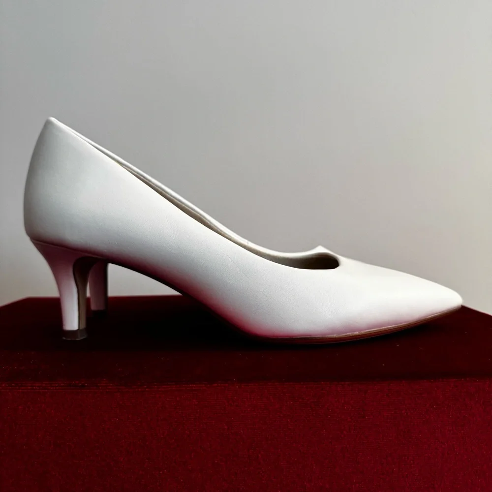 Tamaris White Pointed Toe Pumps Heels - "Touch-it" Comfort Footbed - Size 39 - Picture 4 of 12